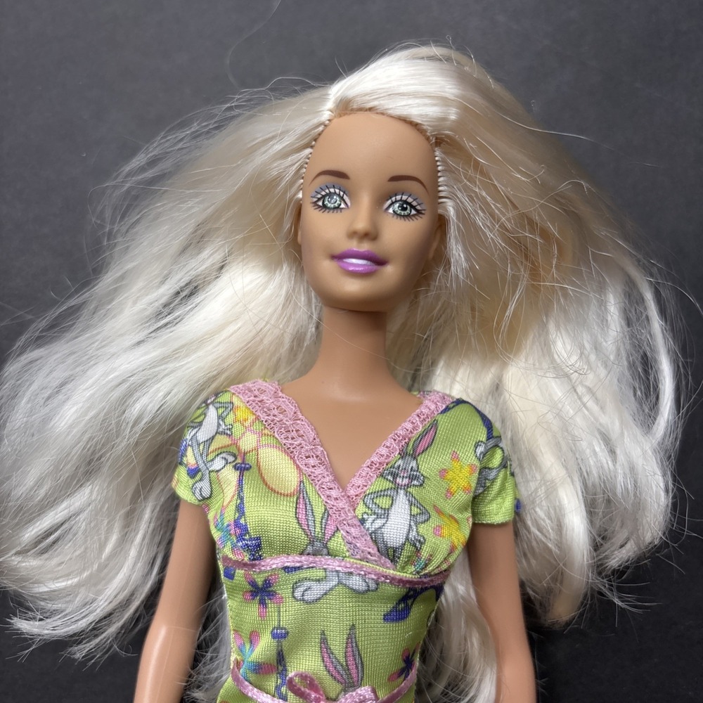 Barbie Loves Bugs Bunny Looney Tunes 2003 Doll #B7037 - Picture 3 of 3